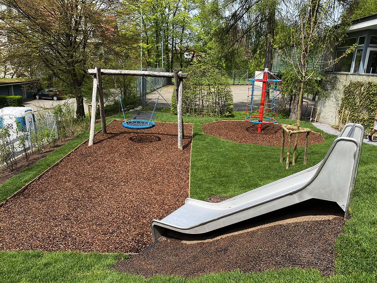 Aussem_Gartenbau_garten_GROSSPROJEKTE_Aussenanlagen_Kindertagesstätte_Hebel_St-Georgen_St-Gallen_IMG_5047