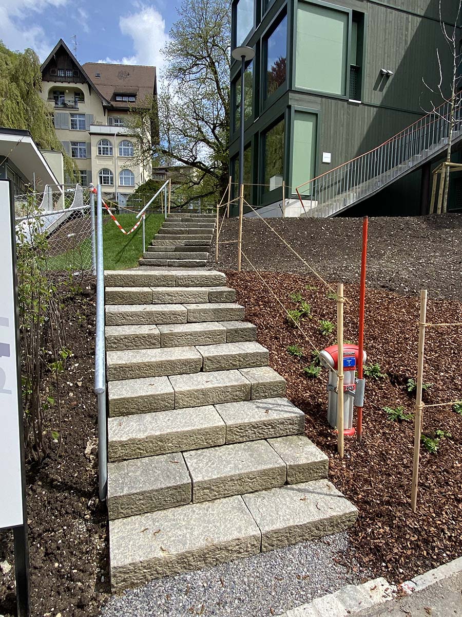 Aussem_Gartenbau_garten_GROSSPROJEKTE_Aussenanlagen_Kindertagesstätte_Hebel_St-Georgen_St-Gallen_IMG_5054